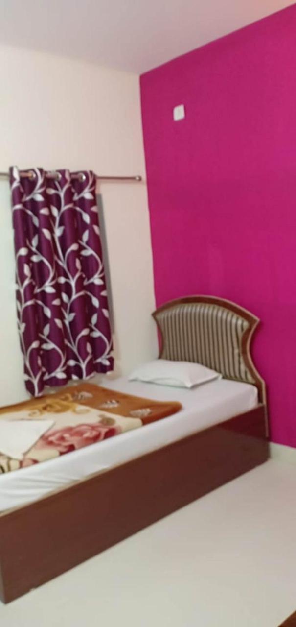 Vistara Home Stay Бодх-Гая Экстерьер фото